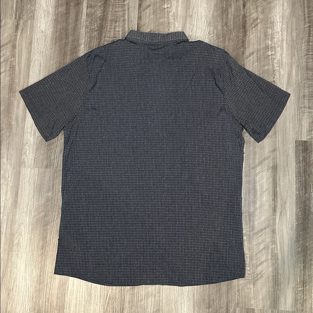Roark Men's Black Pinstripe Button-Down Shirt - Picture 3 of 8